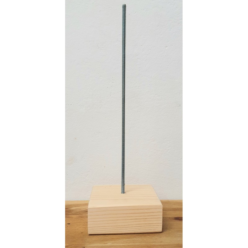  Cokół metalowo-drewniany wys. 25 cm